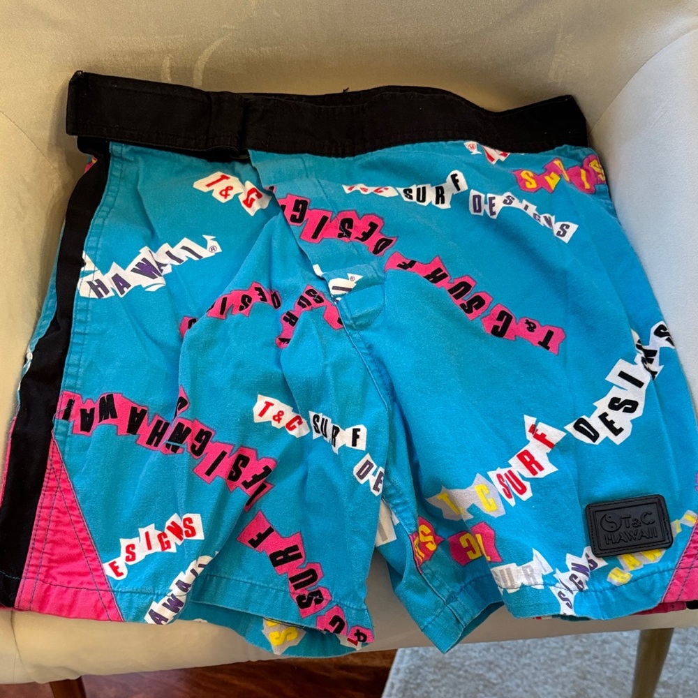 Vintage T&C Surf Co Hawai’i graphic Shorts